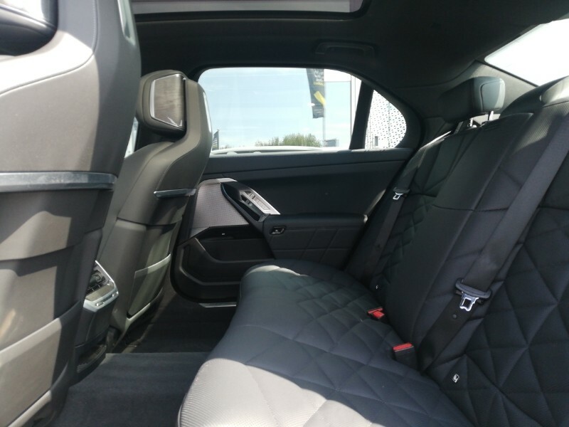 BMW i7 Saloon Black #6