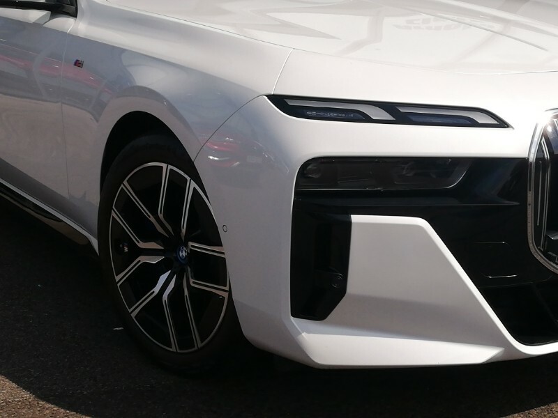 BMW i7 Saloon Black #9