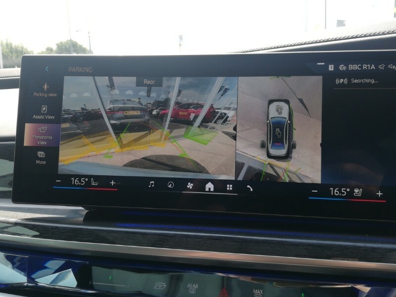 BMW i7 Saloon Black #15