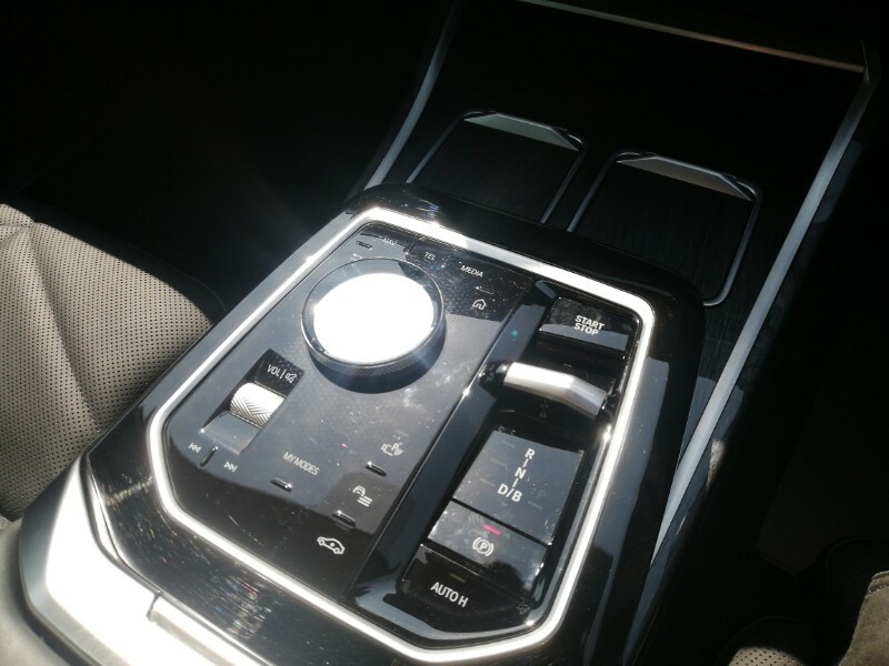BMW i7 Saloon Black #12