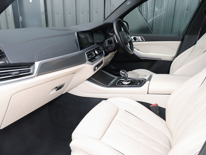 BMW X5 Xdrive40d Mht M Sport White #4