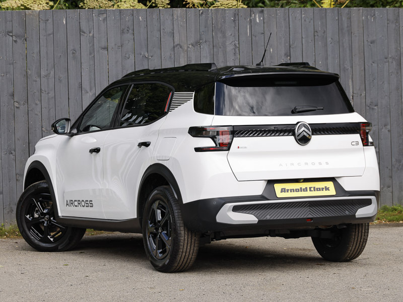 Citroen C3 Aircross 1.2 Hybrid 145 Collection E-dcs6 White #2