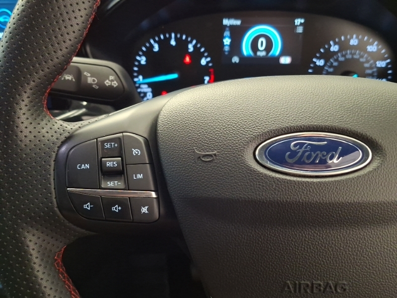 Ford Focus 1.0 Ecoboost Titanium Black #12
