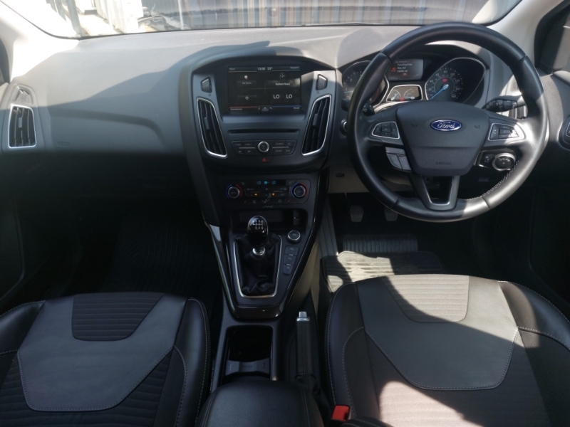 Ford Focus 2.0 Tdci Titanium X Black #3