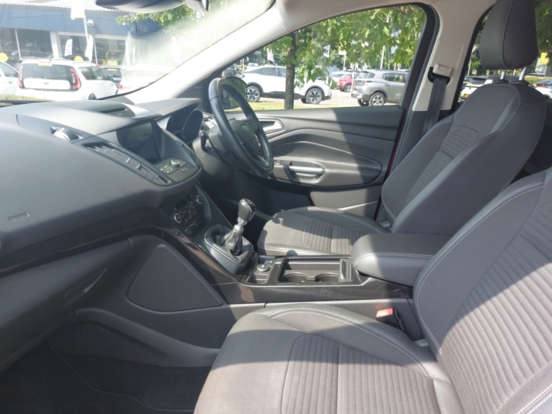 Ford Kuga 2.0 Tdci Titanium 2Wd Red #5