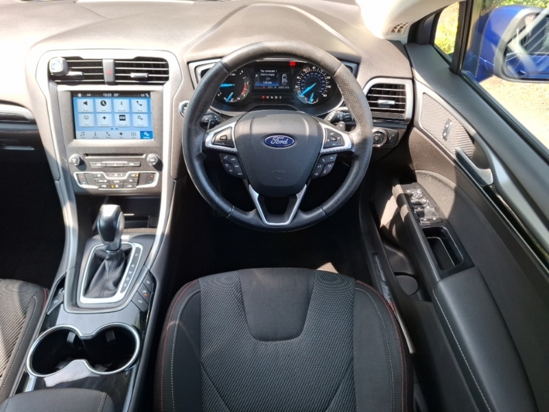 Ford Mondeo Titanium Black #8