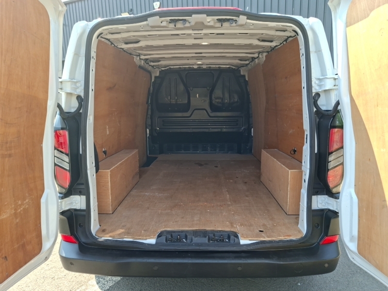 Ford Transit Custom Custom 2.0 Ecoblue 136Ps H1 Van Trend White #17