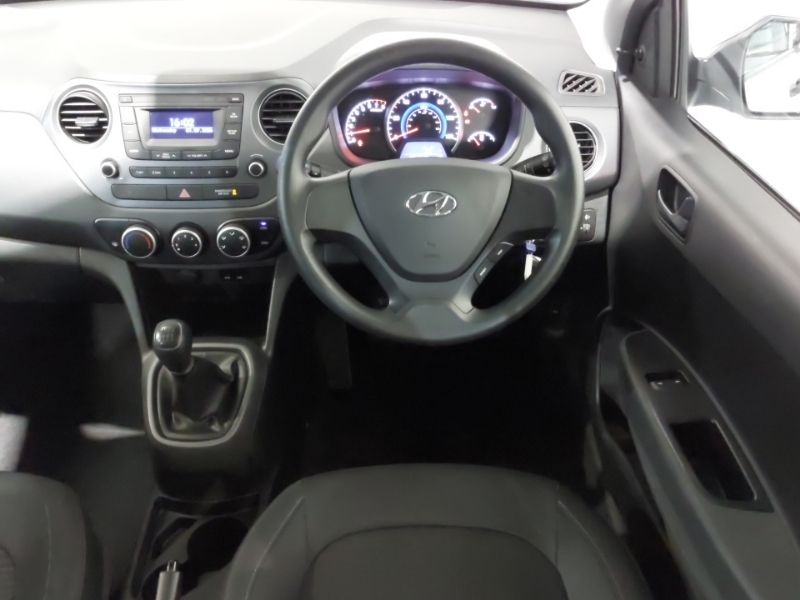Hyundai I10 Hatchback White #8