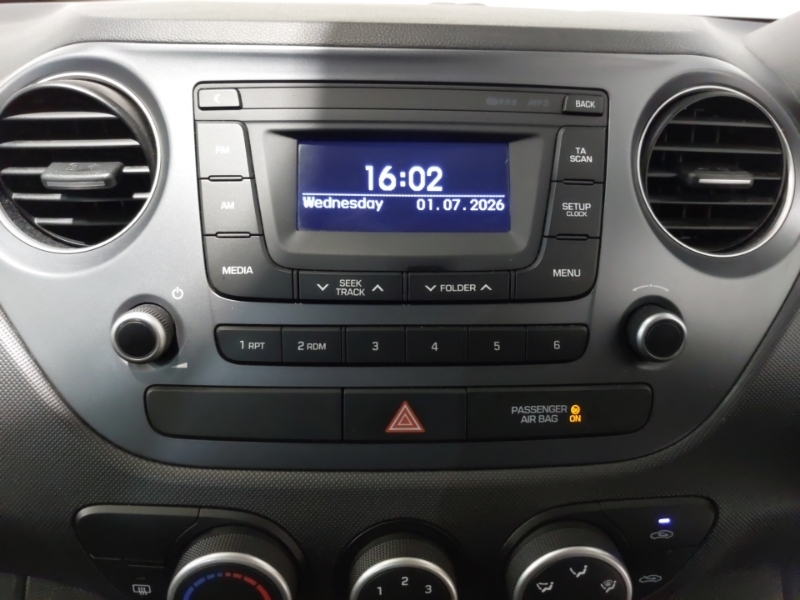 Hyundai I10 Hatchback White #10