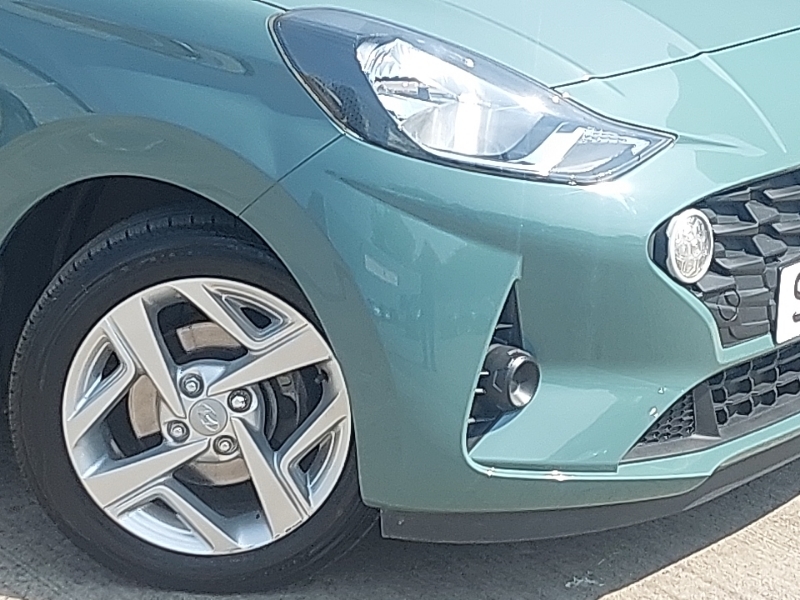 Hyundai I10 Hatchback White #20