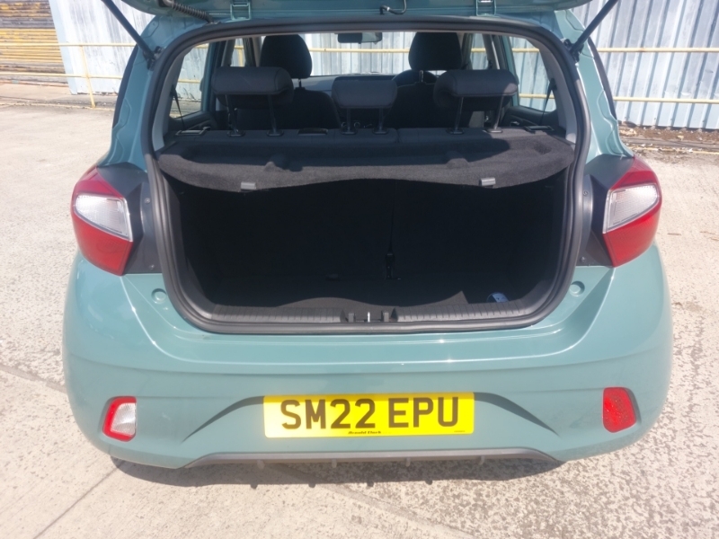 Hyundai I10 Hatchback White #18