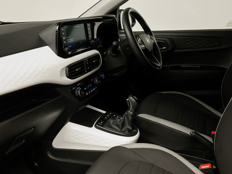 Hyundai I10 Active White #18