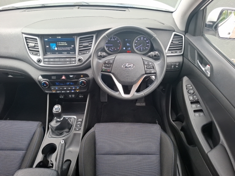 Hyundai Tucson  White #8