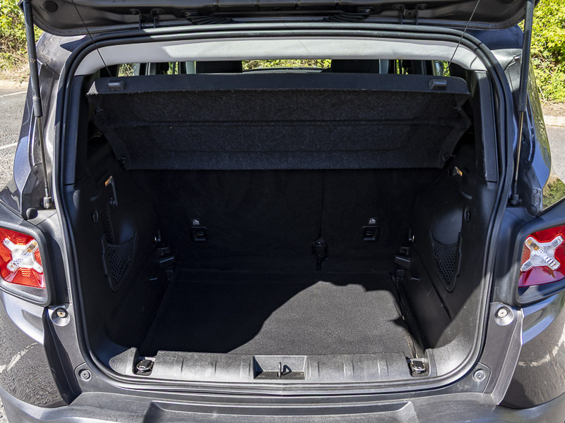Jeep Renegade Night Eagle 2021 Black #19