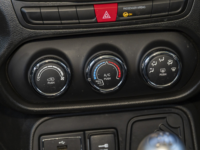 Jeep Renegade Night Eagle 2021 Black #17