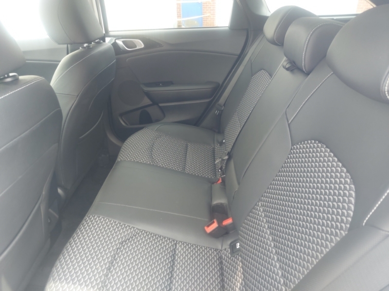 Kia Ceed 1.5T Gdi Isg 3 White #6