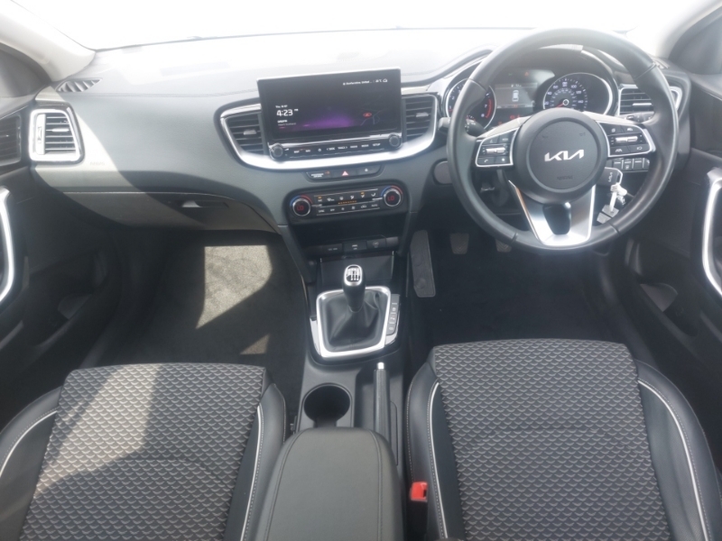 Kia Ceed 1.5T Gdi Isg 3 White #3