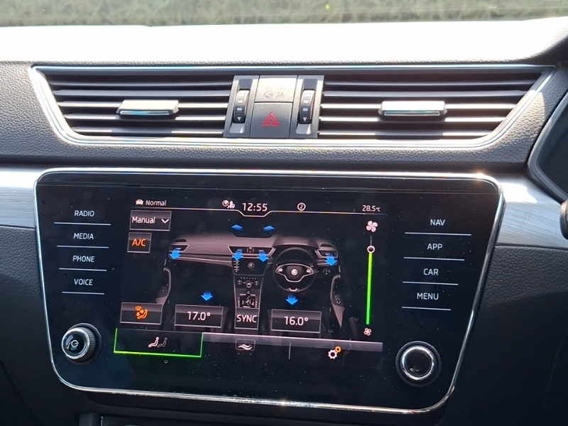 Skoda Superb 2.0 Tdi Cr Se Technology White #17