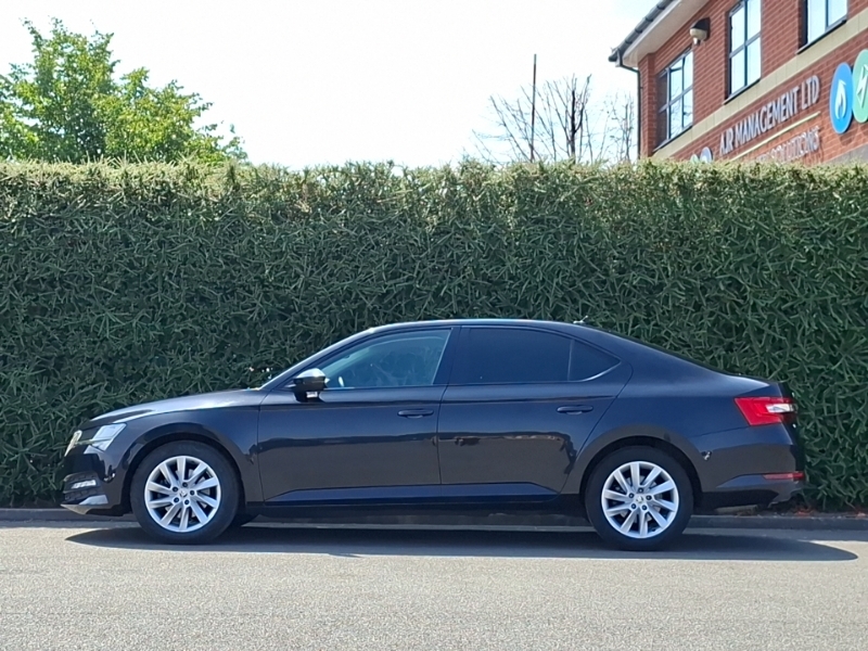 Skoda Superb 1.5 Tsi Se Technology Dsg Black #4