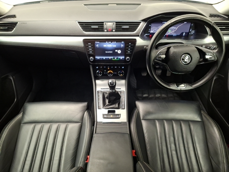 Skoda Superb 2.0 Tdi Cr Se Technology BV22ZNC Black #3