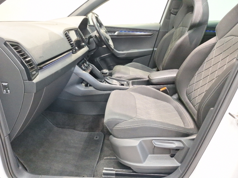 Skoda Karoq Se L White #5