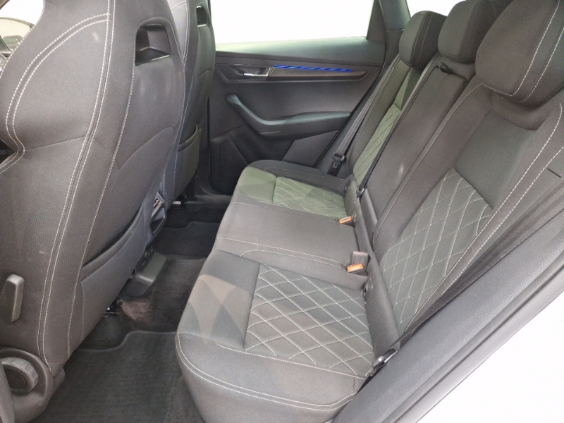 Skoda Karoq Se L White #6