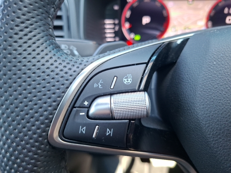 Skoda Karoq Se Edition Black #12