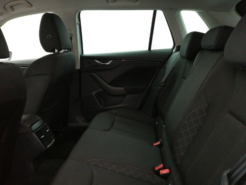 Skoda Kamiq 1.0 Tsi 110 Se Drive Silver #6