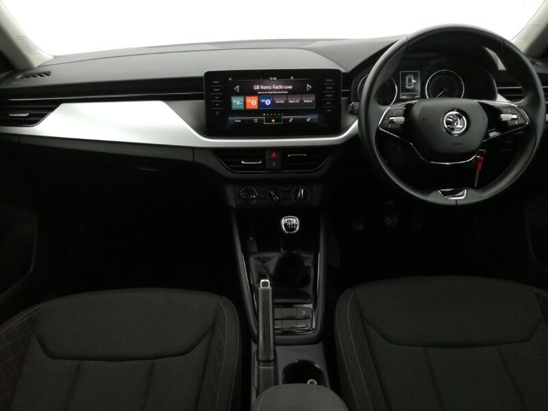 Skoda Kamiq 1.0 Tsi 110 Se Drive Silver #3