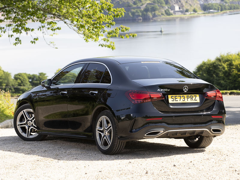 Mercedes-Benz A Class A200d Amg Line Executive Black #2