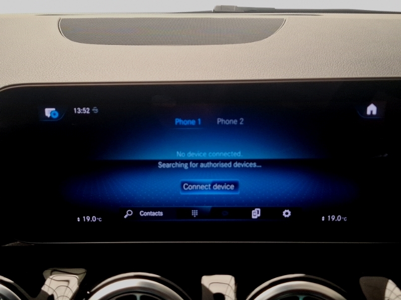 Mercedes-Benz GLA Class Gla 250 Amg Line Premium Plus #16