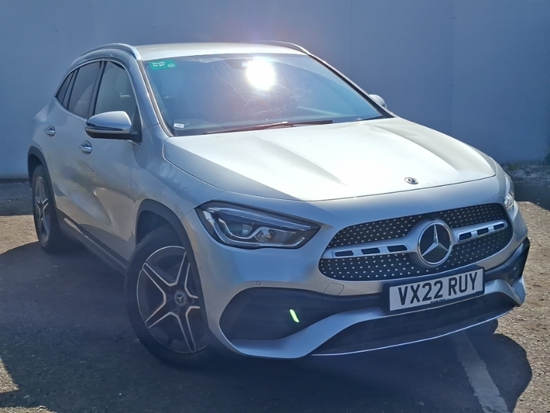 Mercedes-Benz GLA Class Gla 180 Amg Line Premium Silver