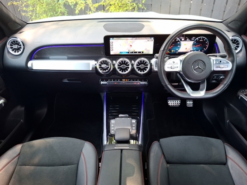 Mercedes-Benz GLB Class Glb 200 Amg Line Premium 7G-tronic White #3