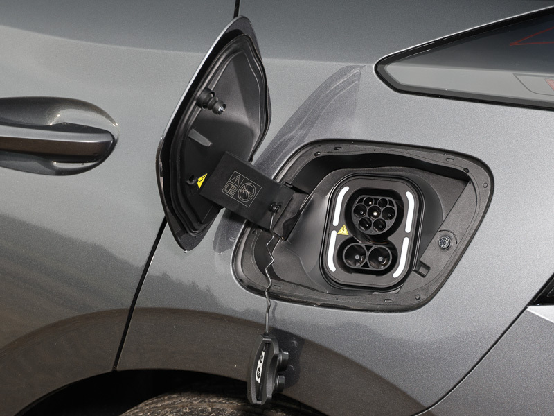 MG MG4 77Kwh Premium Extended Range Hatchback Electri Silver #19