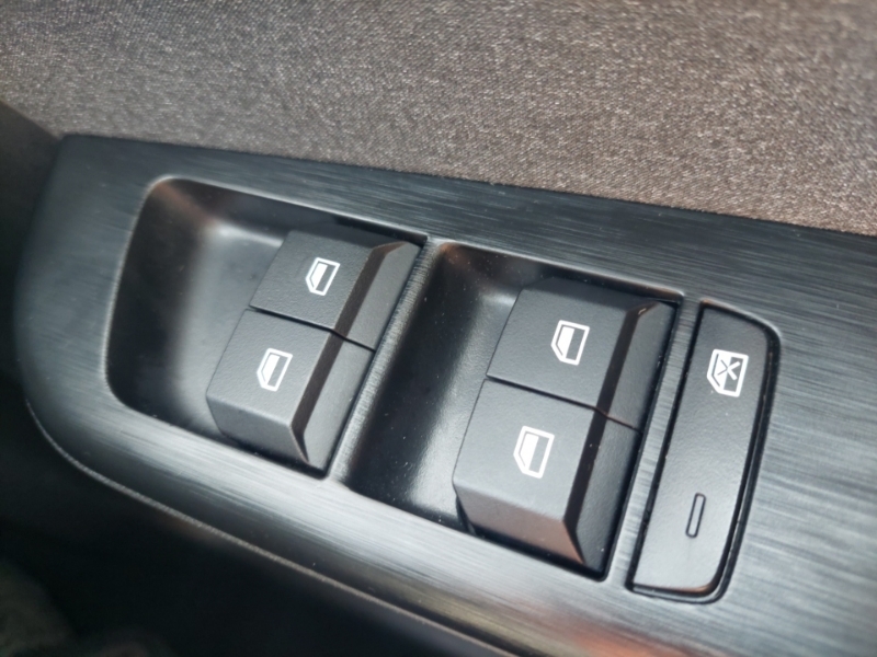 MG ZS 1.5 Se Black #15