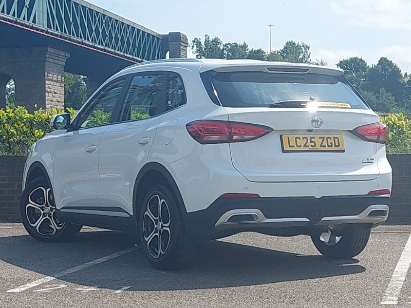 MG ZS 1.5 Hybrid Se White #2