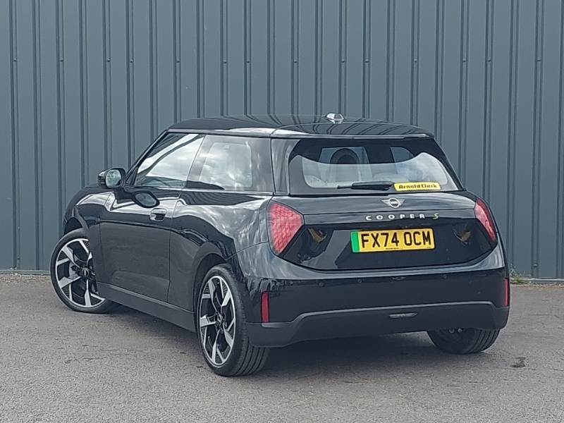 Mini Hatch 160Kw Se Exclusive 54Kwh Black #2