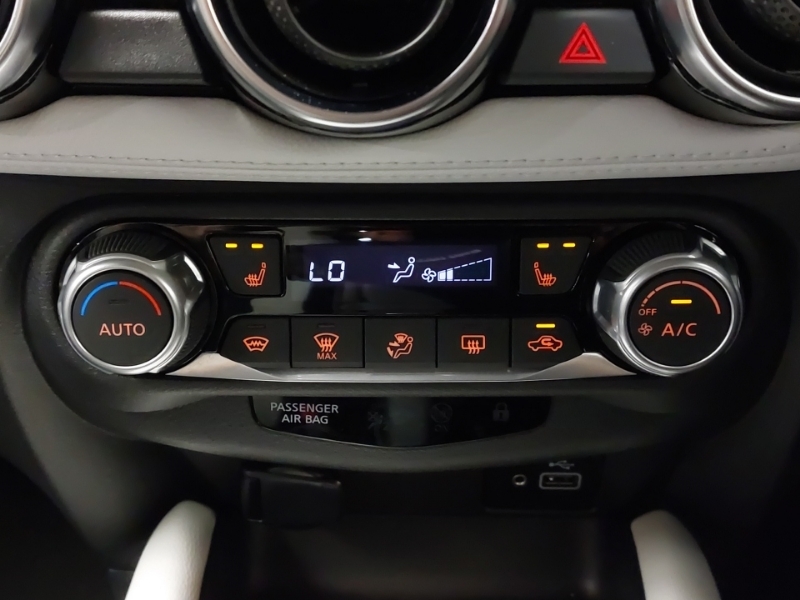 Nissan Juke Tekna White #16