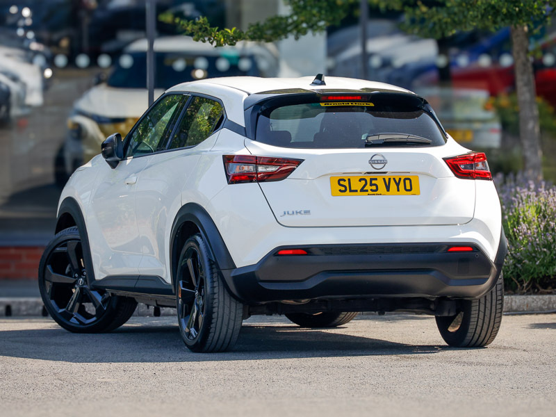 Nissan Juke 1.0 Dig-t Tekna SL25VYO White #2