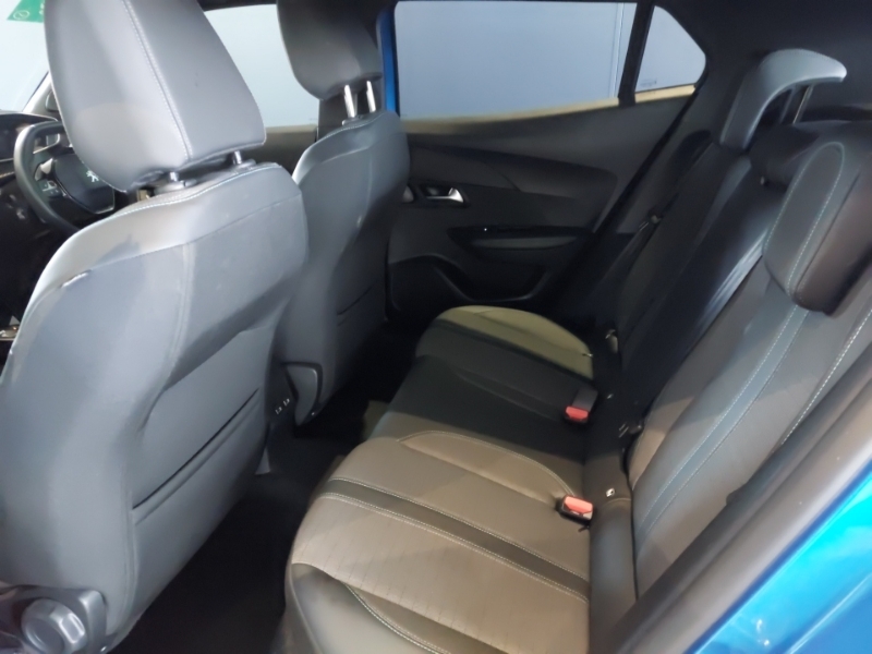 Peugeot e-2008 100Kw Allure Premium 50Kwh Blue #5