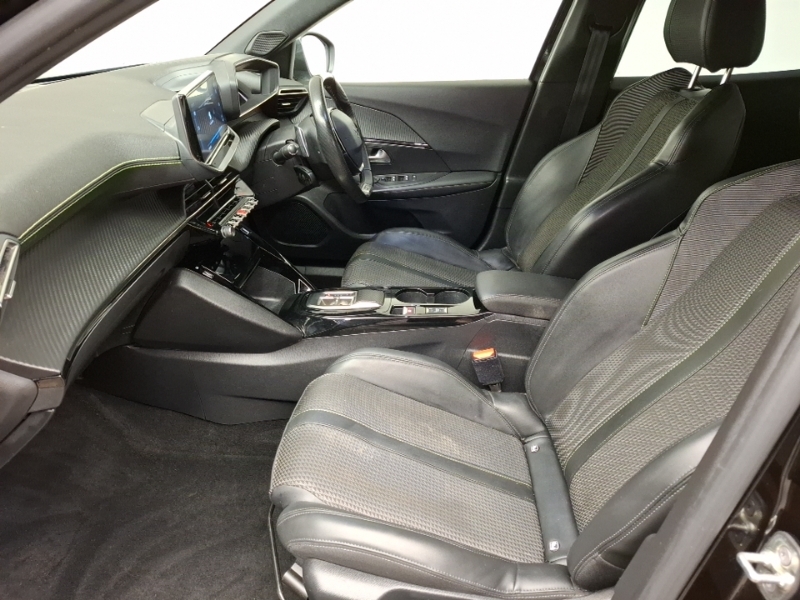 Peugeot 2008 1.2 Puretech 130 Gt Eat8 Black #5