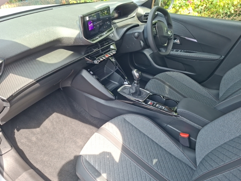 Peugeot 208 1.2 Puretech 100 Allure White #5