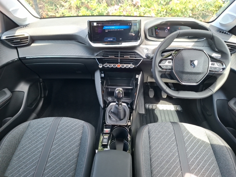 Peugeot 208 1.2 Puretech 100 Allure White #3