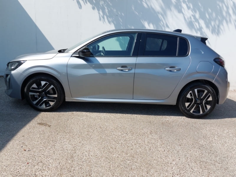 Peugeot 208 1.2 Puretech 100 Allure Black #4