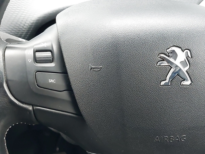 Peugeot 208 Hatchback 1.2 Puretech Active 2017 Blue #12