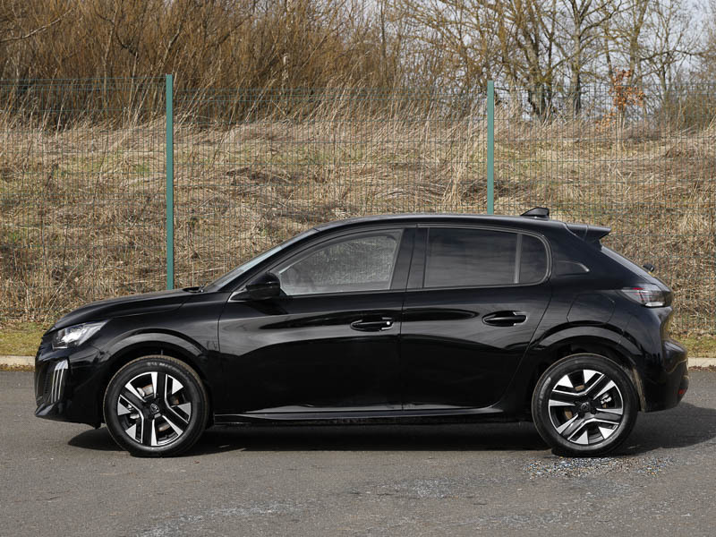 Peugeot 208 1.2 Puretech 100 Allure Black #4