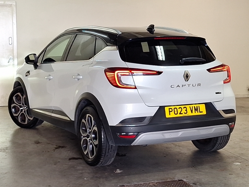 Renault Captur 1.6 E-tech Full Hybrid 145 Techno PO23VML White #2