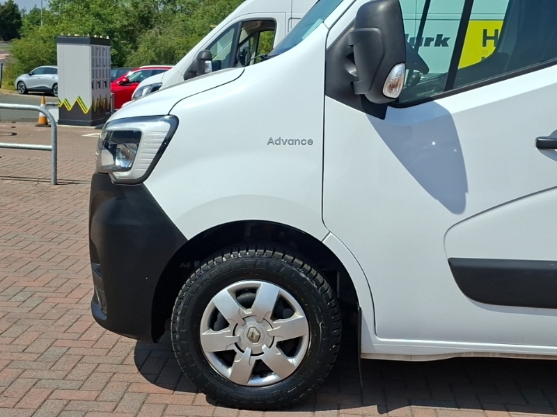 Renault Master Mm35 Blue Dci 135 Advance Medium Roof Van White #19
