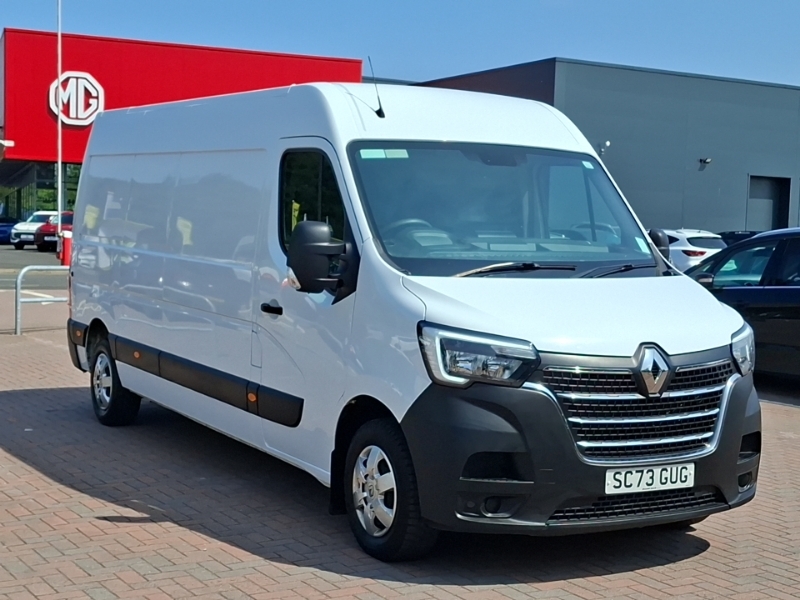 Renault Master Lm35 Blue Dci 135 Advance Medium Roof Van White