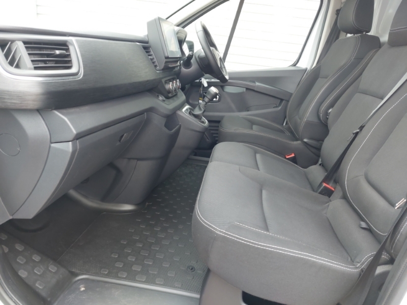 Renault Trafic Ll30 Blue Dci 130 Extra Safety Van White #5